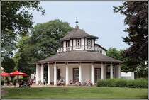 Der wei�e Pavillon am Kamp in Bad Doberan. Aufnahmedatum. 14.06.2007