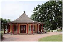 Der rote Pavillon am Kamp in Bad Doberan. Aufnahmedatum: 14.06.2007