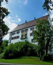 Untermarchtal, das Schlo von 1576, seit 1891 das Mutterhaus der Vinzentinerinnen des Klosters Untermarchtal, Aug.2012