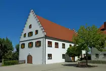 Oberstadion, der sch�n restaurierte mittelalterliche Pfarrhof, Aug.2012