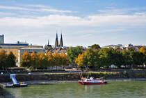 Bonn - Westufer des Rheins und Stiftskirche im Hintergrund - 01.10.2012