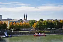 Bonn - Westufer des Rheins und Stiftskirche im Hintergrund - 01.10.2012
