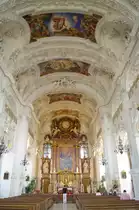 Schlehdorf, St. Tertulin Klosterkirche, erbaut von 1773 bis 1780 durch Balthasar 
Trischberger (29.04.2012)