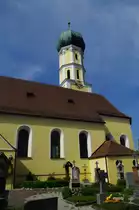 Schondorf, St. Anna Kirche, erbaut 1499, Saalbau mit Chorflankenturm, Chor erbaut 1680, Turm erbaut 1716 (23.04.2011)