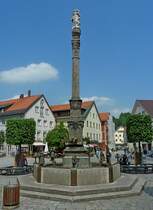 Immenstadt, die Mariensule von 1773 auf dem Marienplatz, Aug.2012