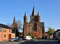 St. Arnold in Arnoldsweiler, neuromanische Kirche - 06.11.2012