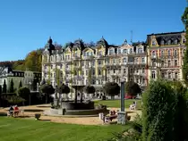 Marienbad (Marianske Lazne), nach Karlsbad der bekannteste Ort im B�hmischen B�derdreieck, hier eine restaurierte H�userzeile am Kurpark, Okt.2006
