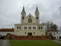 Vilsbiburg, neuromanische Wallfahrtskirche Maria Hilf, erbaut ab 1832, Kreis Landshut (02.02.2013)