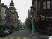 Chinatown im Herzen von San Francisco.
Die Aufnahme entstand am 26. Juli 2006 aus den fahrenden Bus. Daher bitte ich die schlechte Qualit�t zu entschuldigen.