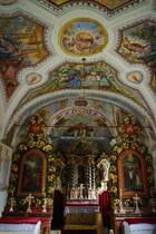 Lumbrein, Altre der St. Andreas Kapelle im Ortsteil Sontg Adriu (01.05.2011)