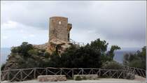 Bei Banyalbufar in der Serra de Tramuntana steht der Torre del Verger. 
25.02.2013

