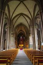 Minden, Langschiff des Dom St. Gorgonius und St. Petrus mit Goldener Tafel (09.05.2010)