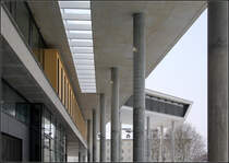 . Rundsttzen - Universittsbibliothek Magdeburg, Eingangsbereich. 19.03.2013 (Matthias)