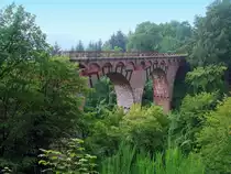 Deutschland, Landkreis Bernkastel-Wittlich in Rheinland-Pfalz, zwischen Wittlich und Plein, Gr�newald, Wittlicher Viadukt (wurde aus Kostengr�nden nicht f�r den Maare- Mosel-Radweg saniert), 31.08.2002