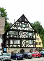Alpirsbach, sch�nes Fachwerkhaus, Juni 2012