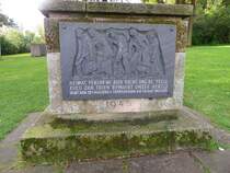 Denkmal fr die deutschen Heimatvertriebenen aus Pommern, Ostpreuen, Schlesien etc. vor der Kaiserpfalz Goslar im Sptsommer 2010