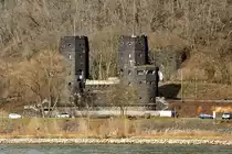 Br�ckenpfeiler der ehemaligen  Br�cke von Remagen , rechtsrheinisch - 08.03.2013