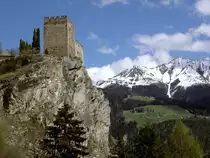 Ladis, Burg Laudegg, Fr�hmittelalter, erbaut bis 1239, heute Privatbesitz (28.04.2013)