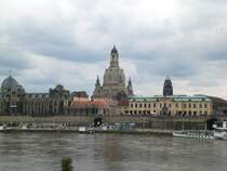 Das Elbufer und der obere Teil der Dresdner Frauenkirche.(25.7.2011)