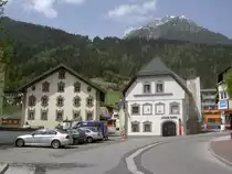 Fulpmes, Dorfplatz mit Kranerhaus und Krippenmuseum, Stubaital (01.05.2013)