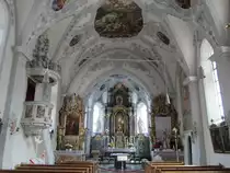 Mieders, Alt�re und Kanzel der Maria Geburt Kirche (01.05.2013)