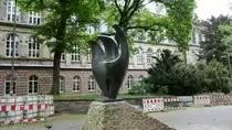 2013-05-10_Aachen - RWTH Geb�ude - Phoenix Skulptur