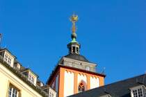 Das Wahrzeichen der Stadt: das Krnchen auf dem Turm der Nikolaikirche in Siegen 10.10.2012