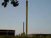 Stahlbetonschornstein (50m hoch) in Nordhausen 23.09.2005.
