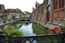 Colmar, Brcke ber die Lauch, rechts die Markthalle, Juni 2012