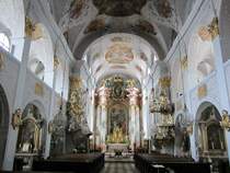 Klagenfurt, Altre und Kanzel des Dom St. Petrus und Paulus, Stuck von Gabriel Wittini, Fresken von August Veit, Hochaltar mit Altarbild von Daniel Gran (1752),
Chorgesthl von Karl Holey (20.05.2013)
