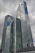 <U>Die drei Sulen der Macht.</U> Frankfurt, 2013.