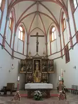 Villach, Nikolaikirche, neugotisch, erbaut von 1892 bis 1893, Hauptaltar von 1896 
(18.05.2013)