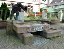 Kippenheim, der Winzerbrunnen, aufgestellt 1984, Juni 2012