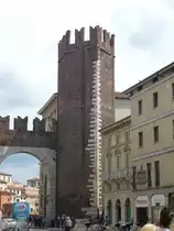 Ein Stck der Stadtmauer in Verona, 30.ai 2013.