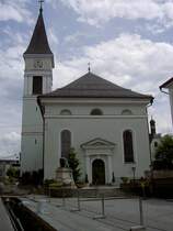 Wrgl, Stadtkirche St. Laurentius, erbaut von 1748 bis 1836, klassizistisch erweitert 1837, neubarocke Erweiterung 1912 (09.06.2013)