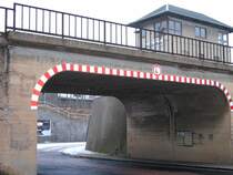 Und mag die Wende auch schon viele Jahre her sein, die Parolen der DDR-Zeit �berdauern diese mit Erfolg, Gro�bothen 27.12.05