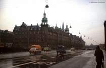 Kopenhagen bei Schittwetter an Ostern, hier das Gebude  Bonusbanken  (Scan vom Dia, April 1984)
