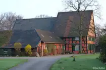 Die Auffahrt vom Hof Schulte-Pelkum in Gladbeck (NRW, M�rz 2012)