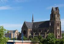 Die Pfarrkirche St. Josef in Saarbrcken Malstatt - Die Kirche St. Josef wurde 1908-10 durch den Architekten Rppel erbaut. Die Weihe erfolgte am 10. Mai 1911 durch Bischof Michael Felix Korum. Nach schweren Kriegszerstrungen wurde die Kirche 1948 wieder aufgebaut, die provisorische Turmhaube anstelle des alten 70m hohen Spitzturms wurde aber beibehalten. 16.06.2013