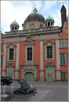 Gdansk. Neben der Marienkirche steht die K�nigskapelle aus der zweiten H�lfte des 17. Jahrhunderts. 14.05.2013