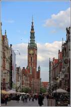 Gdansk. Die Langgasse wird vom Rathausturm berragt. 14.05.2013
