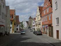 Wemding, Wallfahrtsstrae mit Amerbacher Tor (15.06.2013)