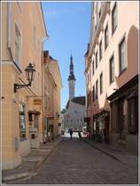 Tallinn. Blick von der Pikk durch die Mndi zum Rathaus. 16.05.2013