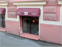 St. Petersburg. Dieses Kellerrestaurant mit dem ungew�hnlichen Namen 'The Idiot' sah ich im Vorbeifahren. 18.05.2013