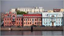 St. Petersburg. Huserzeile am Leutnant-Schmidt-Kai. 18.05.2013