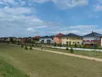 Radfahren im Carlsgarten. Eine kleine Idylle nahe der Trabrennbahn Karlshorst. 23.6.2013