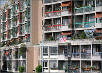 . Bewohnte Fassade - Wohnhochhaus in Basel, direkt am Rhein. 22.06.2013 (Matthias)