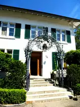 Rheinfelden, schmiedeeisernes Kunstwerk am Eingang zum Restaurant  Schlo�garten , Juni 2013