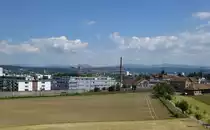 Rheinfelden, Blick von der Feldschl��chen-Brauerei �ber die Stadt, im Hintergrund der Schwarzwald, Juni2013