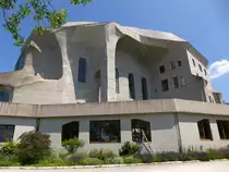 Dornach, das Goetheanum, die S�dseite des auff�lligen Bauwerkes, Juli 2013